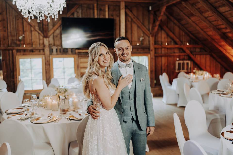 Hochzeitspaar in der Eventsscheune Lafette Hinterzarten